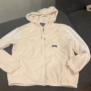 Patagonia Light Cream Fleece Jacket.
Size Lg